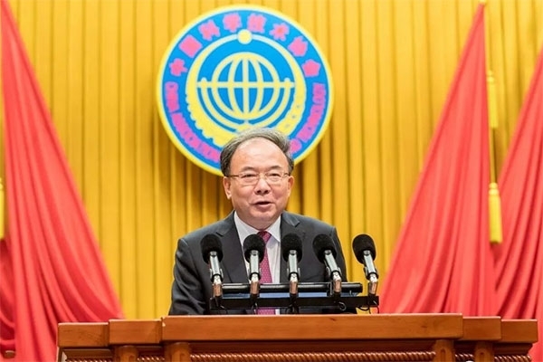 省委常委、市委書記李小敏在開幕式上講話
